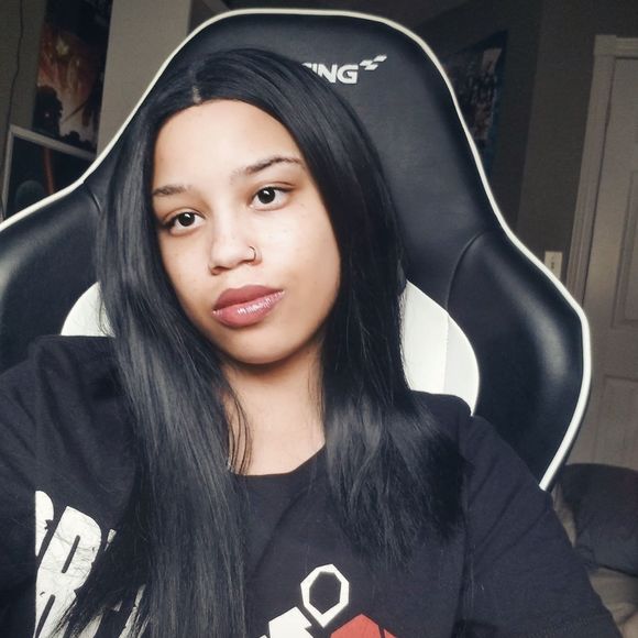 Meet your Posher, Harmony - Picture 1 of 1